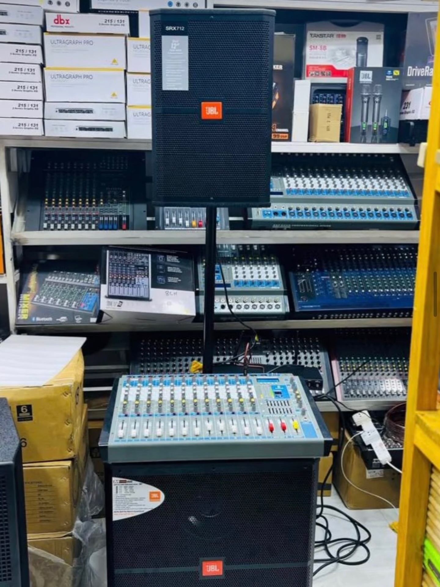 JBL SRX712-Labelled Speaker & Mixer Display