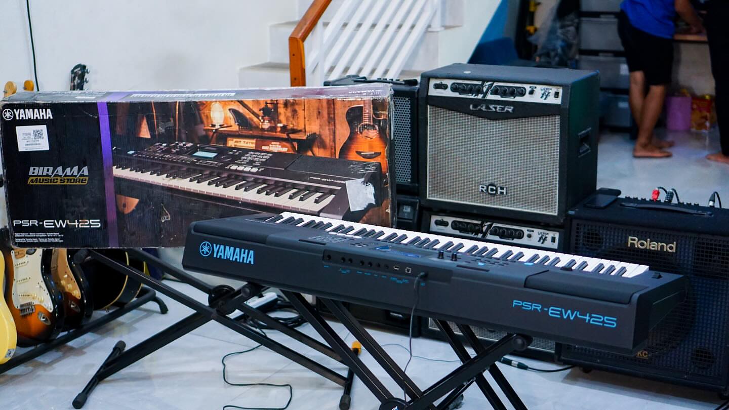 Yamaha PSR-EW425 (Refurbished)