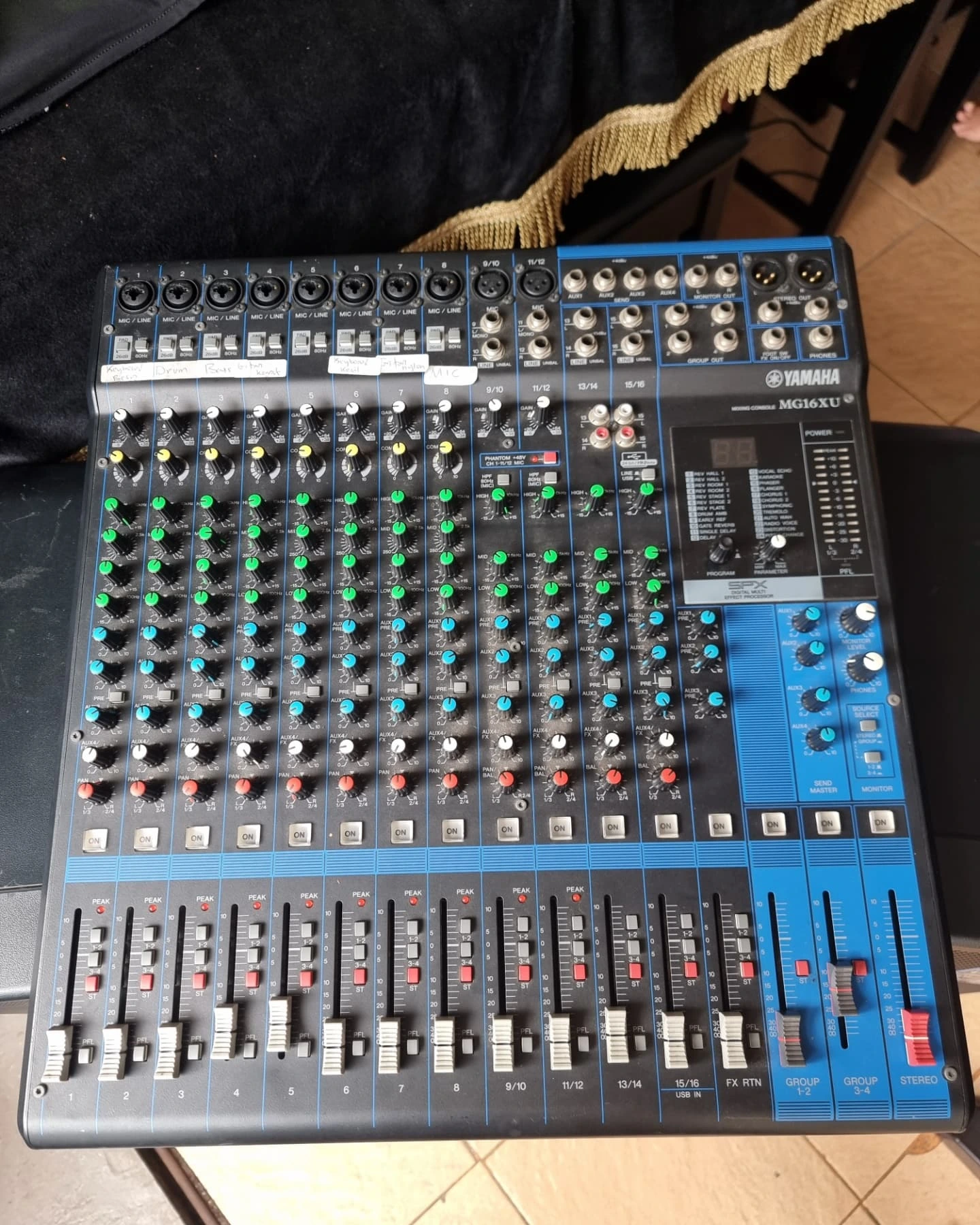 Yamaha MG16XU Mixing Console