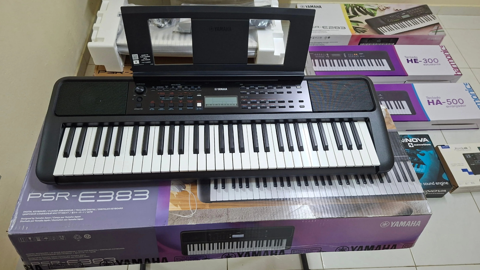 Yamaha PSR-E383, brand new