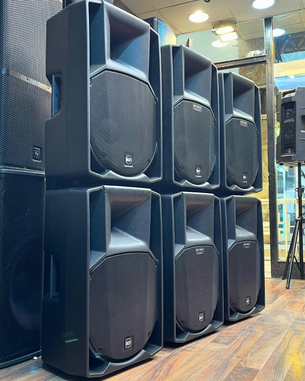 15-inch Active / Passive Full-Range Speakers
