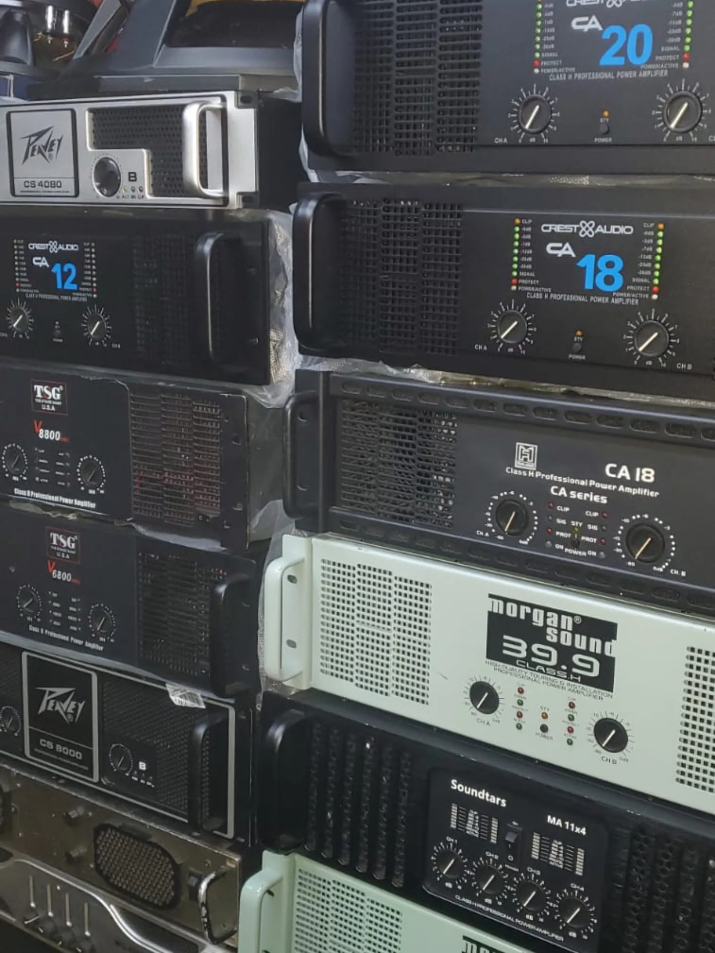 Crown XLi 2500 Power Amplifier, brand new