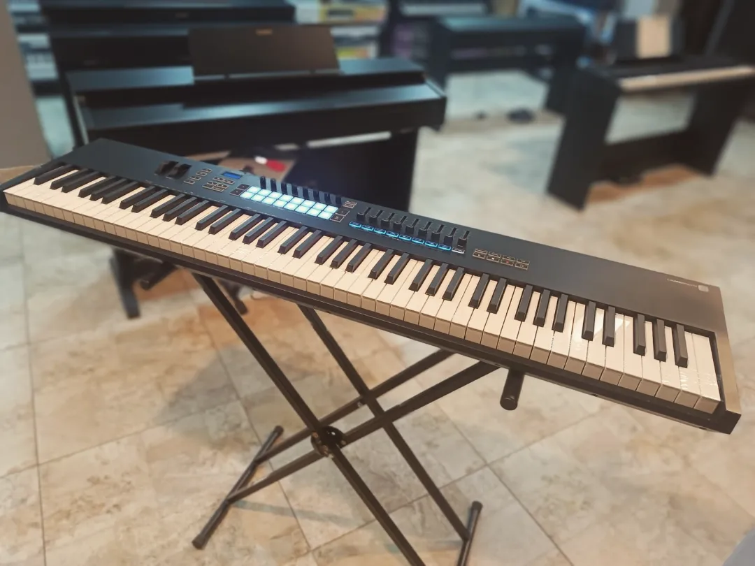 Novation Launchkey · Showroom Controller