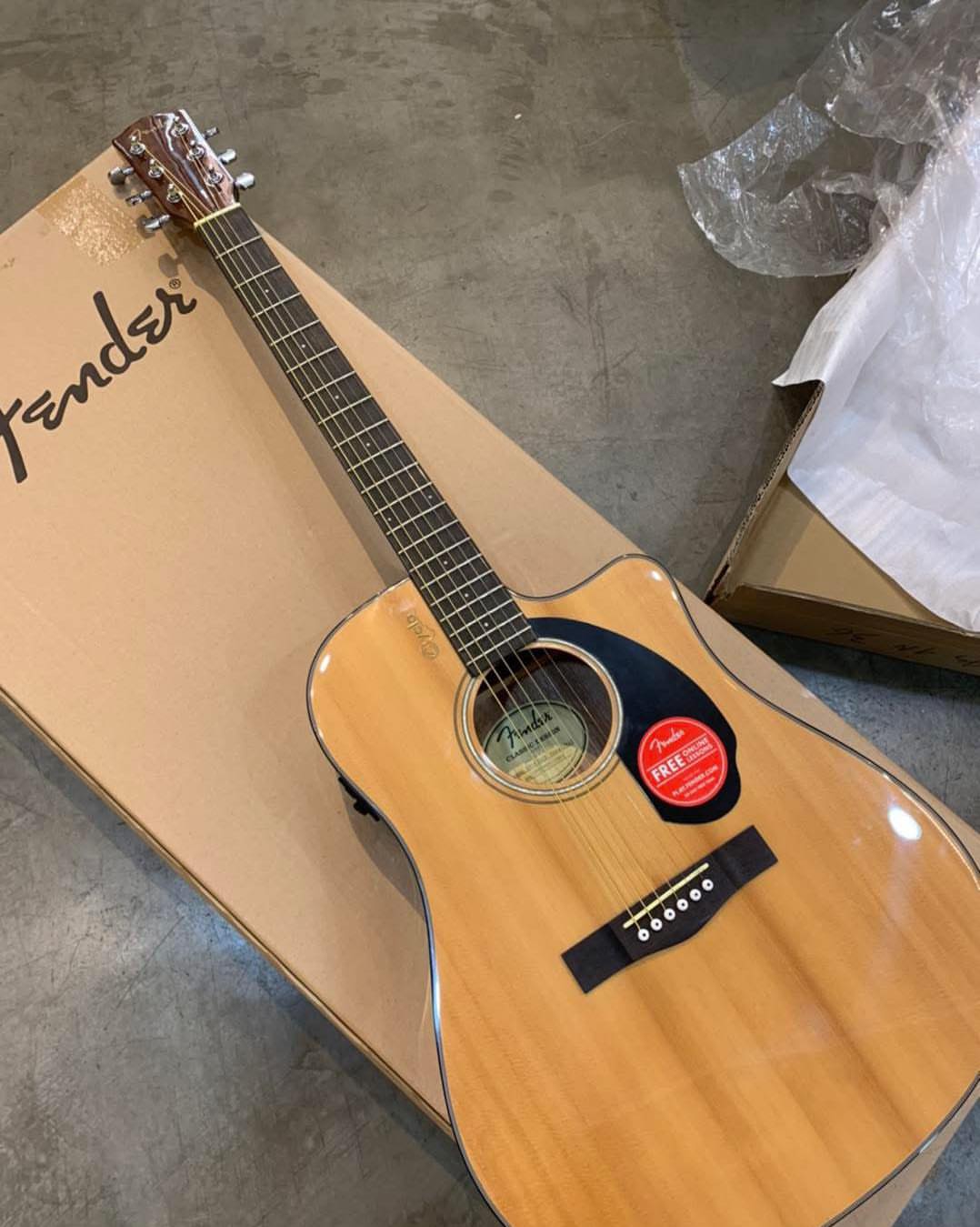 Fender 41" Acoustic Guitar, brand new