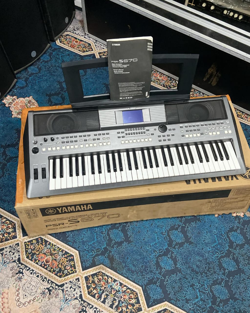 Yamaha Arranger Keyboard · S670 Stock Photo