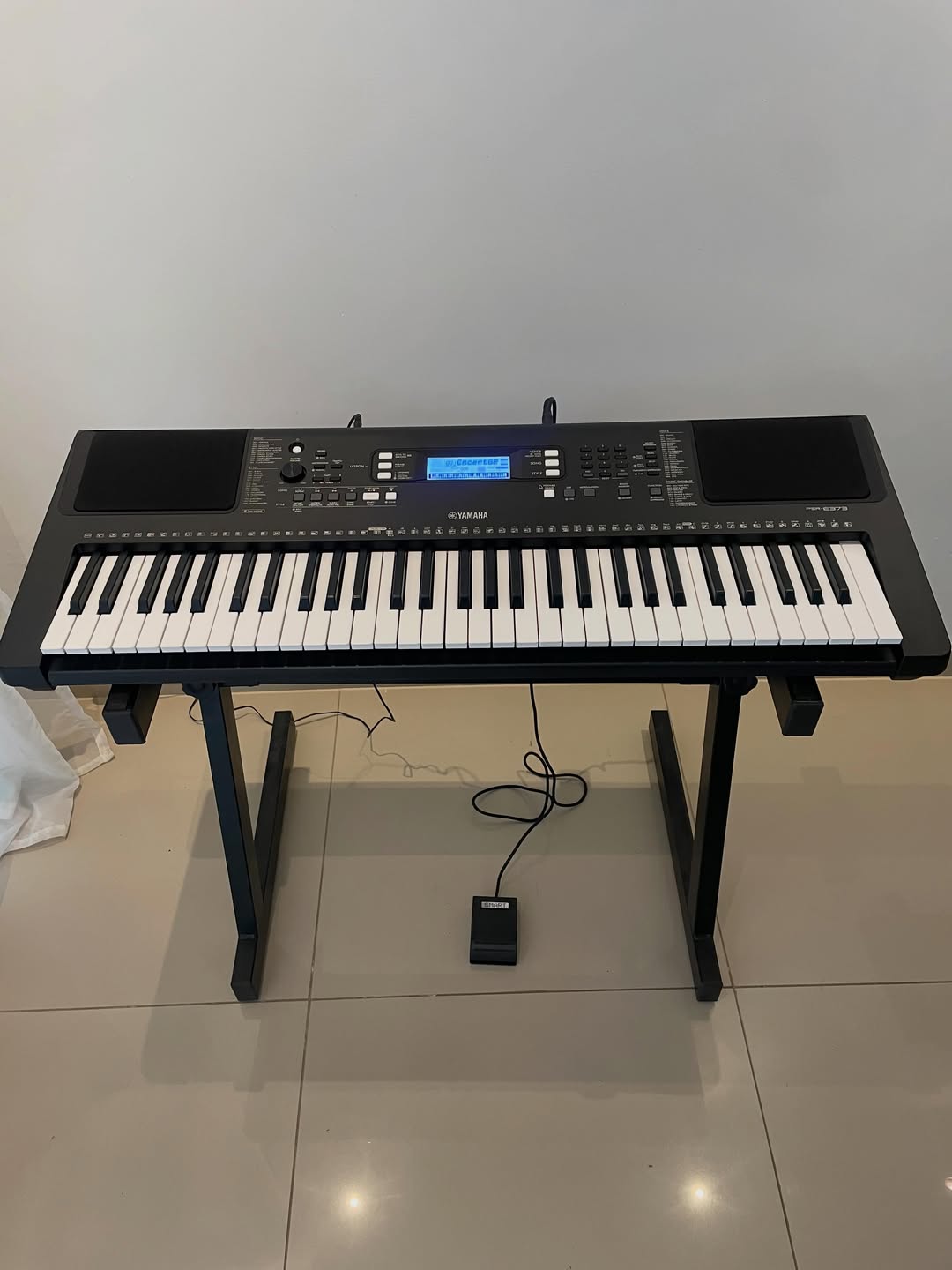Yamaha PSR-E373